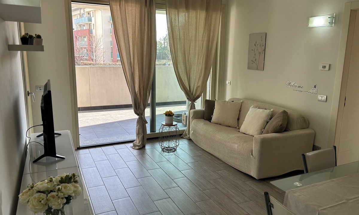 Lissone Apartment | Bilocale Stazione Lissonen5 min dal Parco di MonzanTreno per Milano Como Fiera