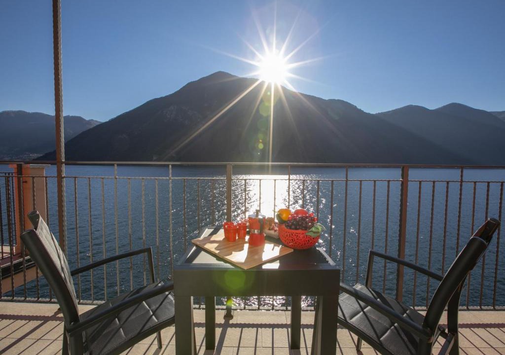 Albogasio Apartment | Blue View Lugano Lake - Waterfront Cocoon