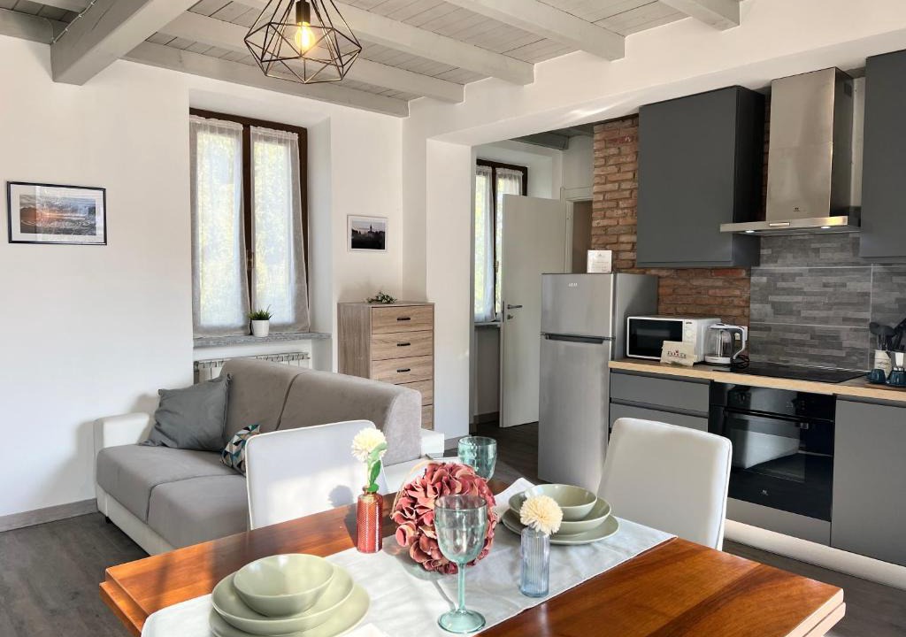 Cadrezzate Apartment | Bnbook La Corte 51