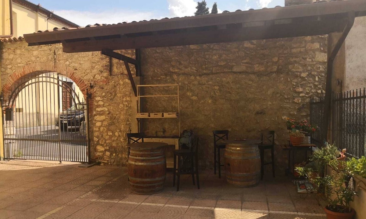 Borgo Volciano Garda | Roe