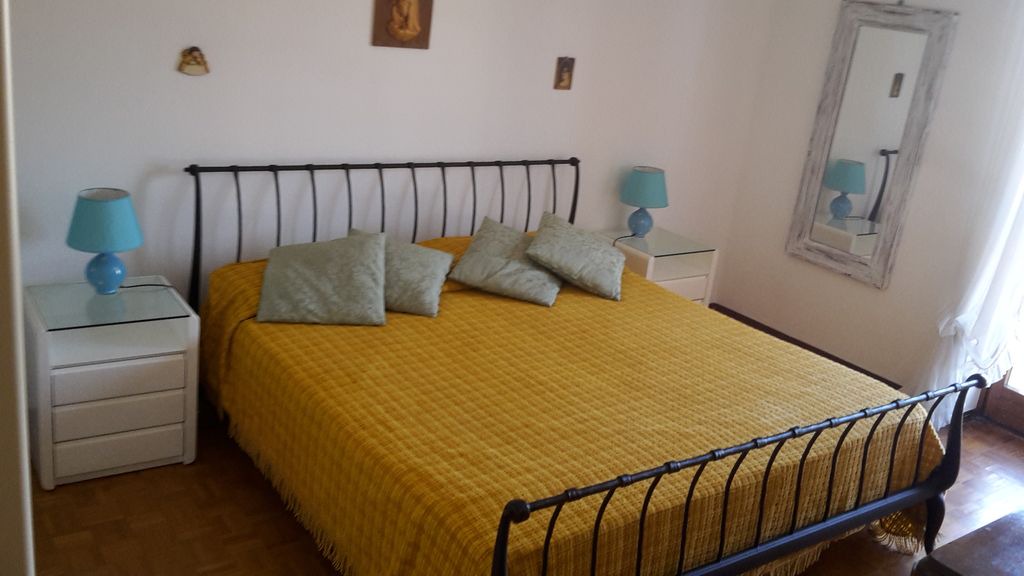 Luino Apartment | Bright apartment Luino center