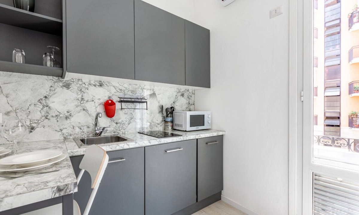 Zona Zara Apartment | Bright Apt only 600mt from Zara Avenue!x2