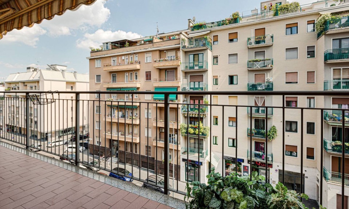 Villapizzone Apartment | Bright studio apartment with balcony and garage included