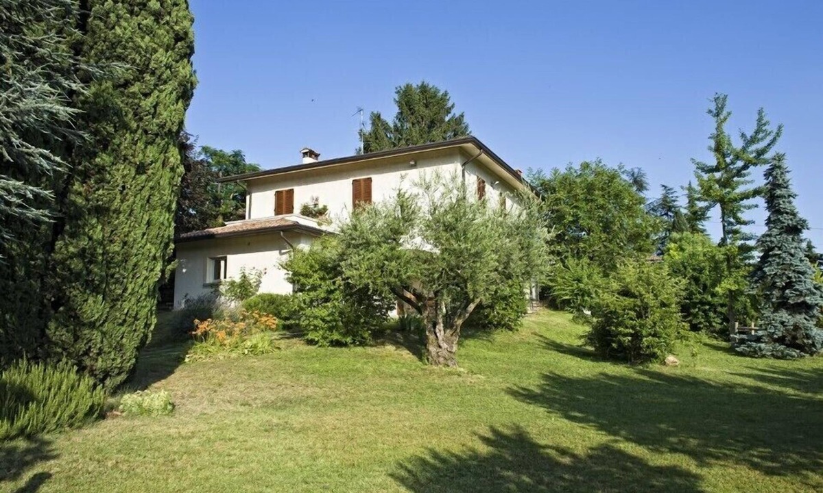 Monte House | Bright villa on the hills of Lake Garda