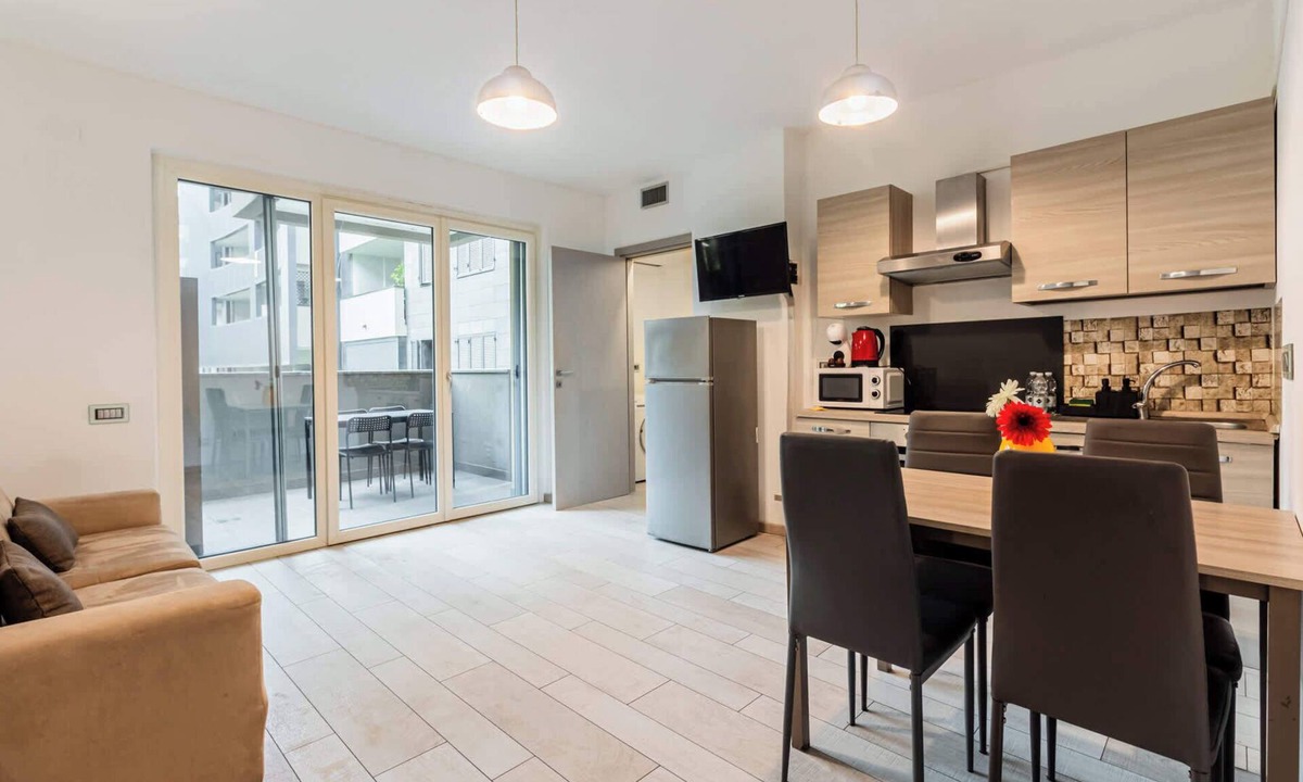 Rozzano Apartment | Casa Angela, modern with terrace