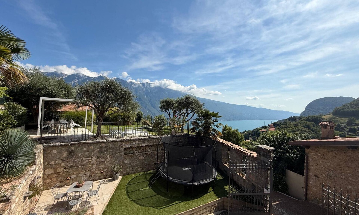 Pieve Ski Chalet | Casa Cortili Summer Lake view