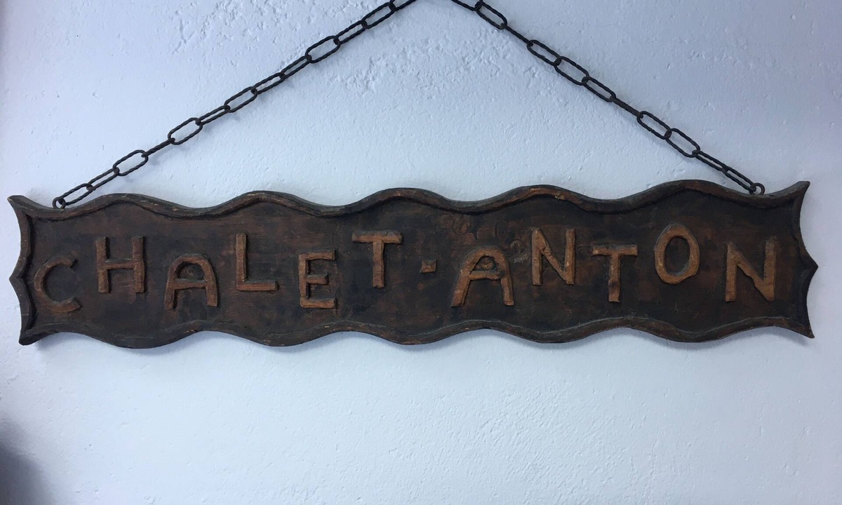 Teola Ski Chalet | Chalet Anton: an oasis in the greennery and snow