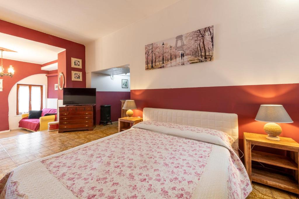 Ramponio Verna Apartment | Charm amidst Lakes & Mountains - renovated in 2023