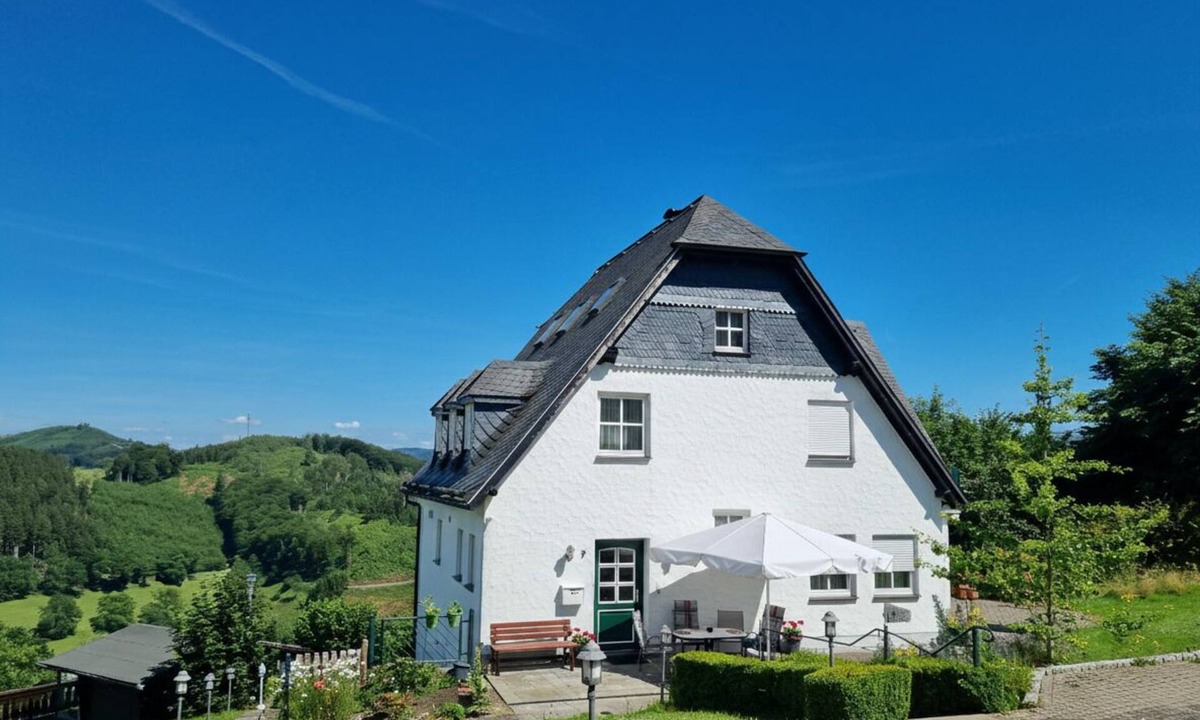 Nuttlar Apartment | ✨Charming apartment with panoramic views | Eversberg old town in Hochsauerland