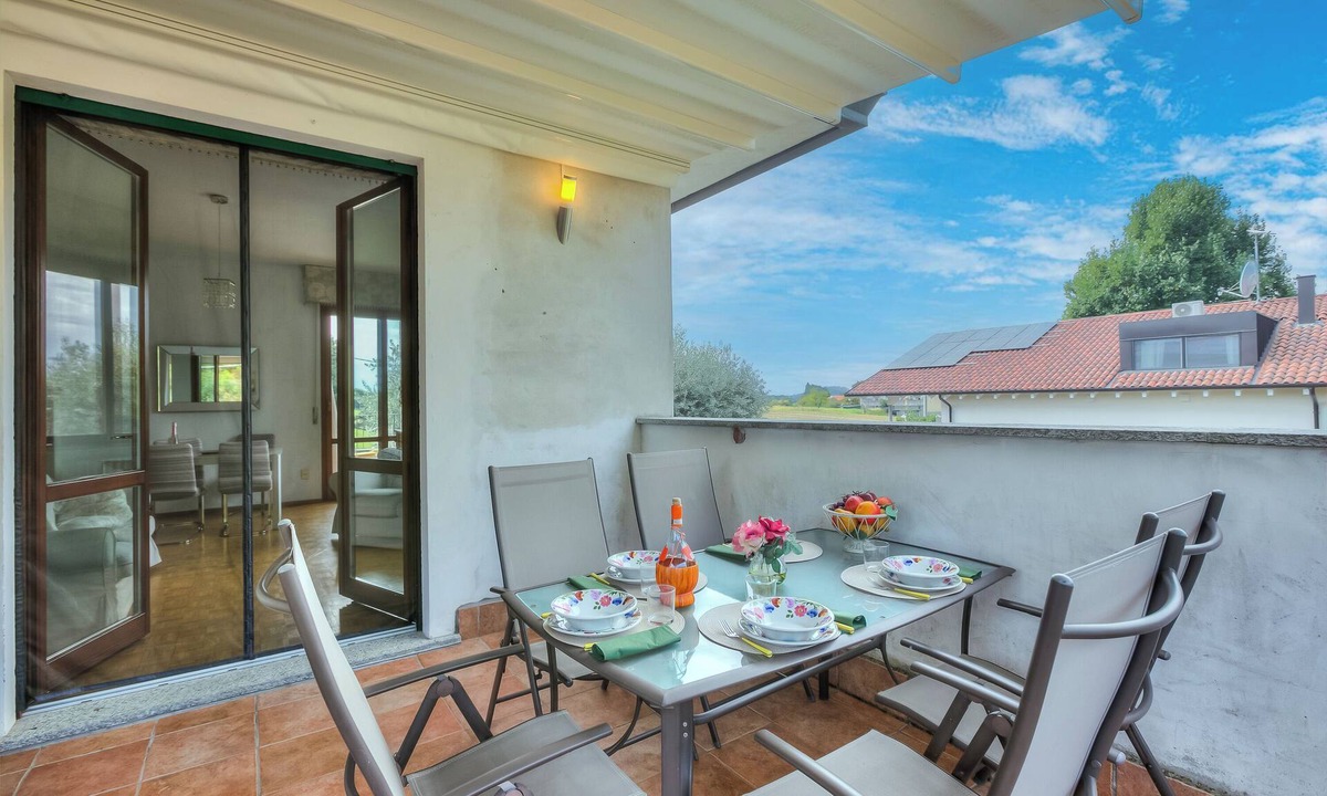 Monvalle Apartment | Connie's apartment, Monvalle, Italy