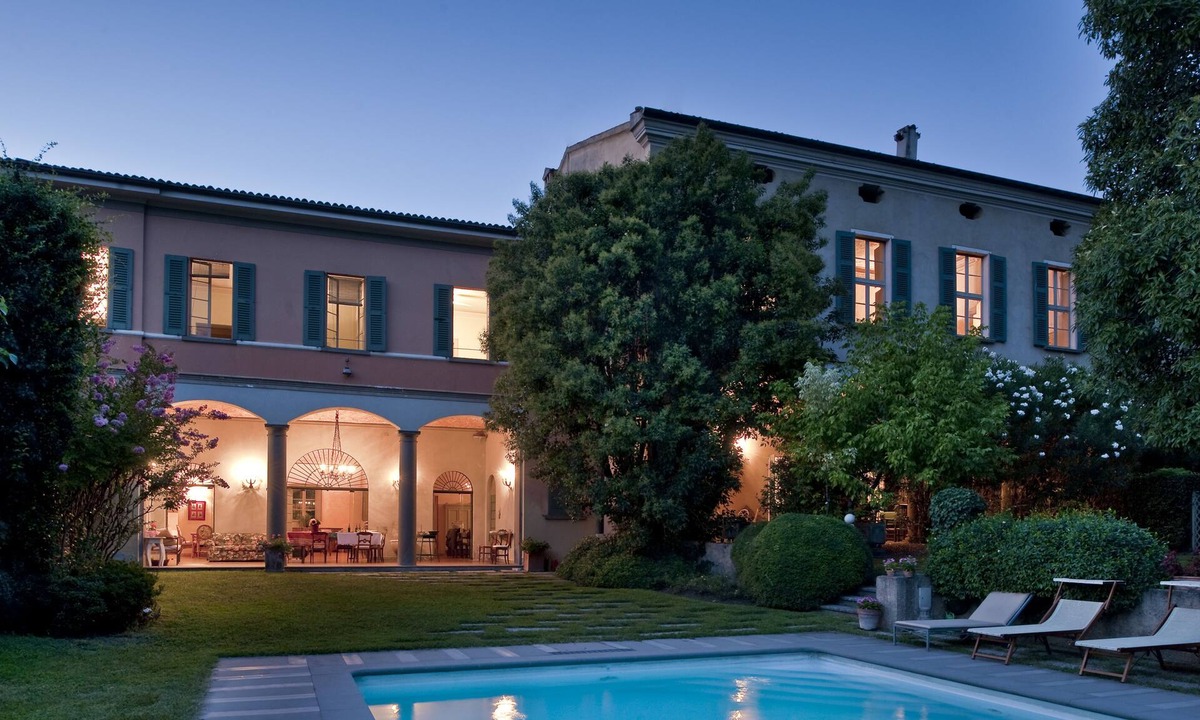 Bornato Villa | Country villa in Franciacorta - 1000sqm with swimming pool and garden. Lake Iseo