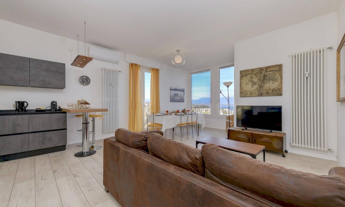 Desenzano del Garda Apartment | Desenzanoloft La Finestra sul Lago