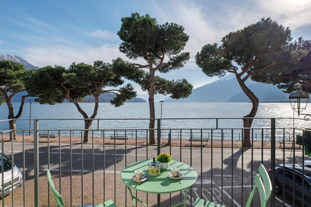 Domaso Apartment | Domaso front lake