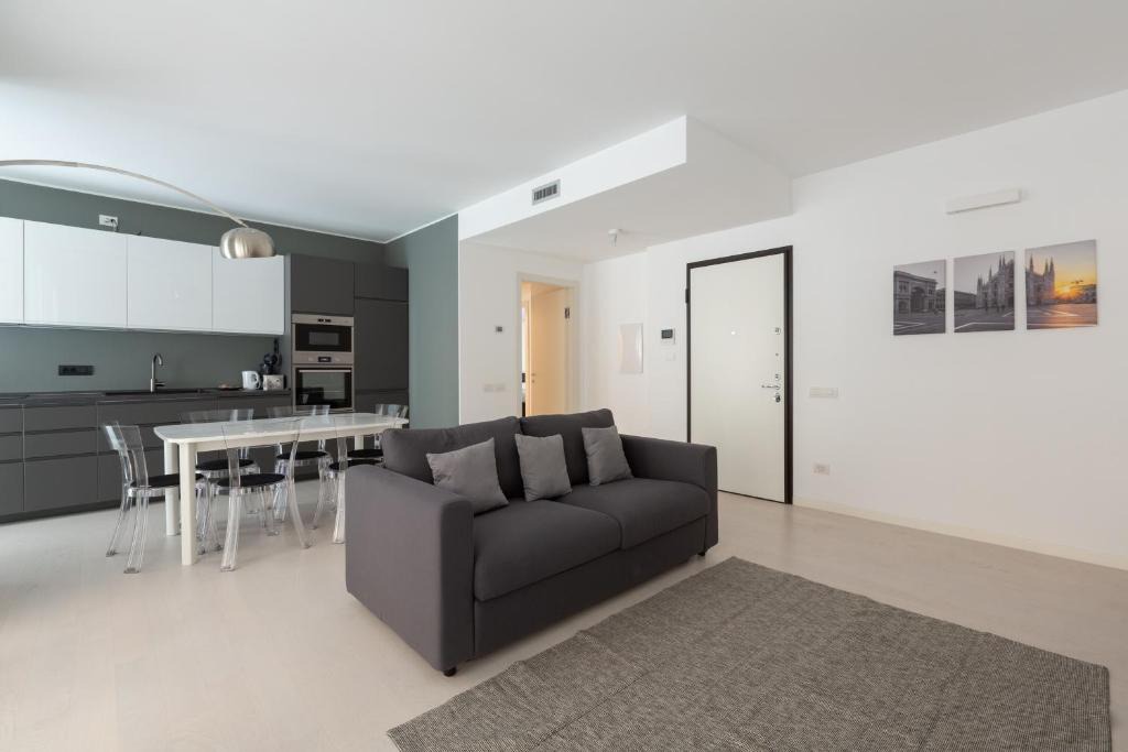 Varesine Apartment | EasyTopStay - Porta Nuova Bright and Roomy Flat
