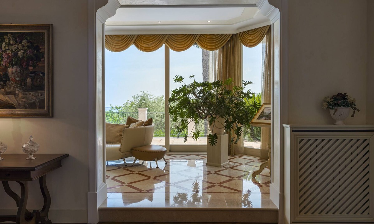 Moniga del Garda Villa | Elegant lake view villa with swimming pool