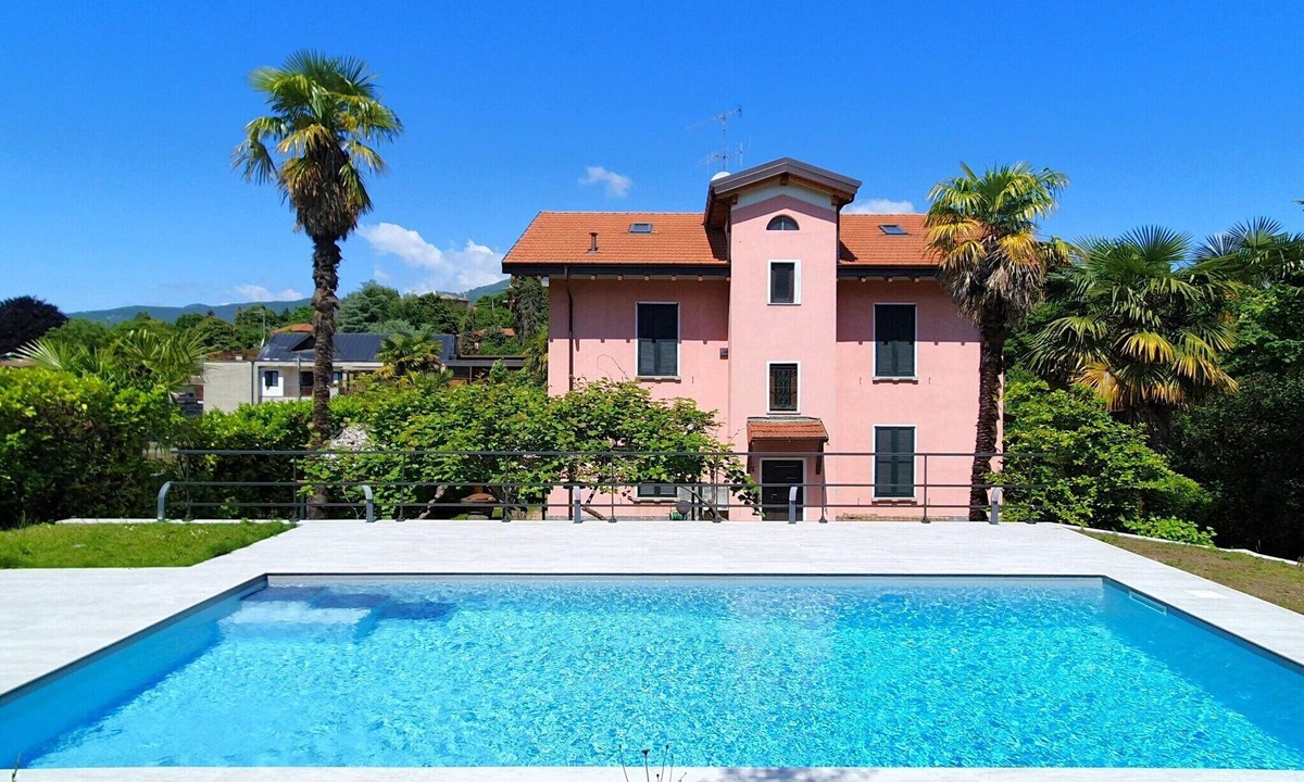 Castello House | Elegant Villa with private garden in Castello