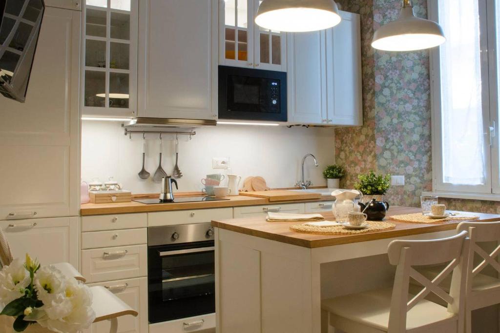 Como Apartment | Flowers Apartment JOIVY 25