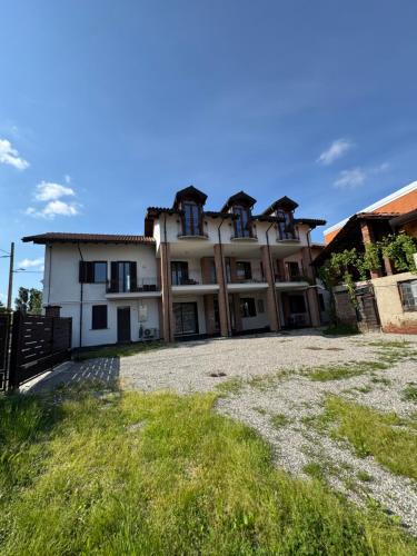 Gallarate Villa | GC Petit Palais