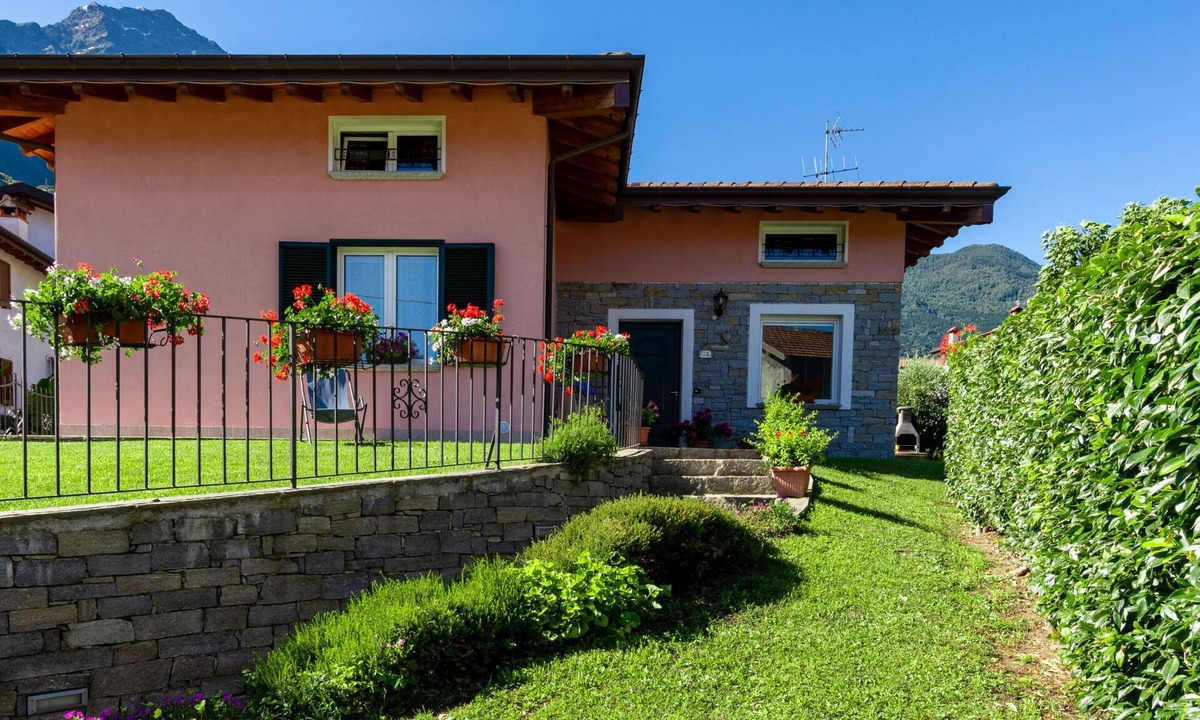 Colico Piano House | Gigliola (CCO390) by Interhome
