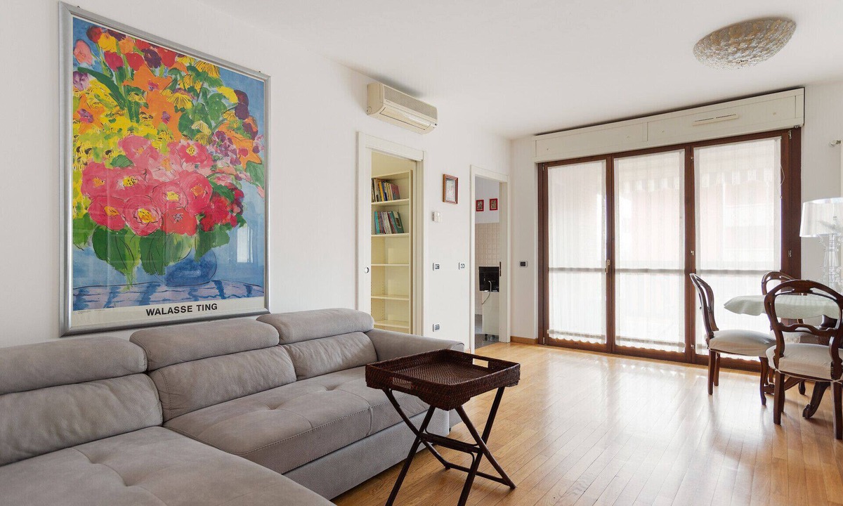 Morivione Apartment | Guest Host- Milan University Bocconi Terrace Apt!