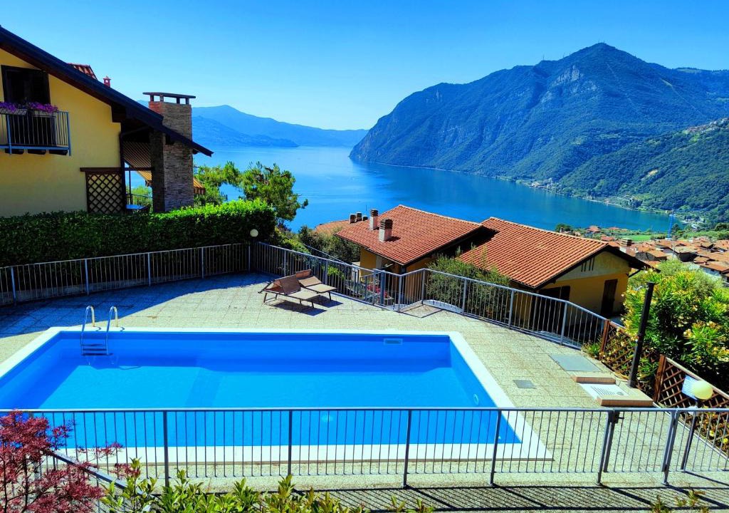 Riva di Solto Apartment | Happy Guest Apartments - Lake Panorama & Pool