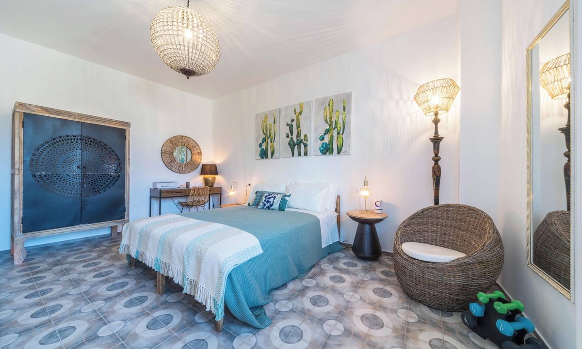 Lierna Apartment | Holiday Apartment Casa Royale Appartamento Terra with Mountain View, Wi-Fi, A/C
