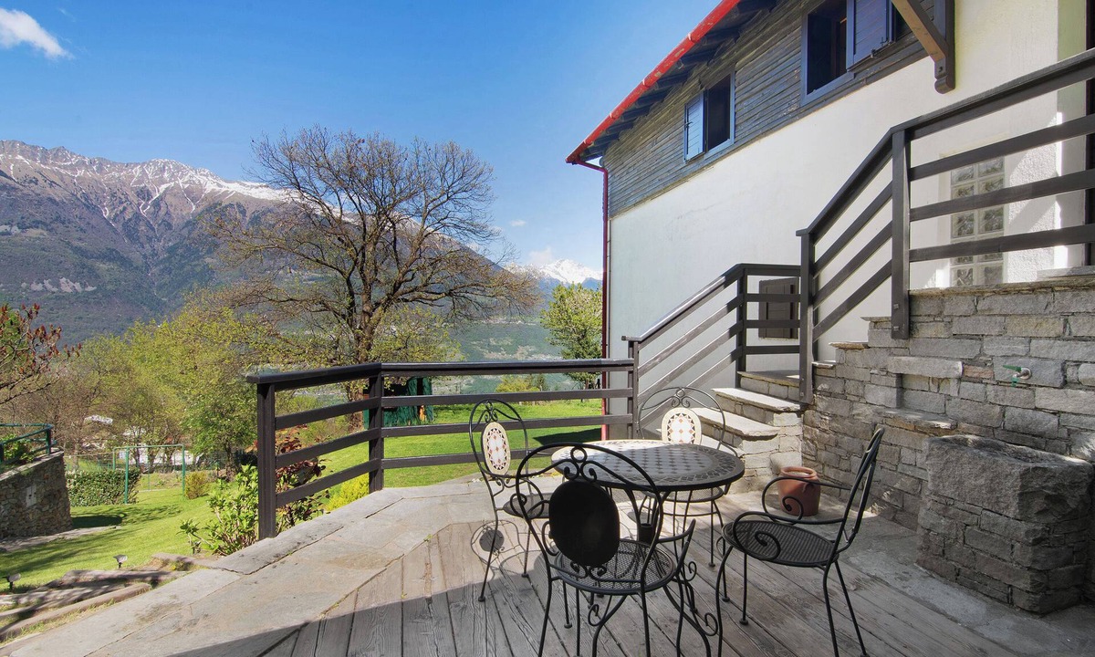 Cosio Valtellino House | Holiday Home 'Natura E Relax' with Mountain View, Private Terrace and Wi-Fi