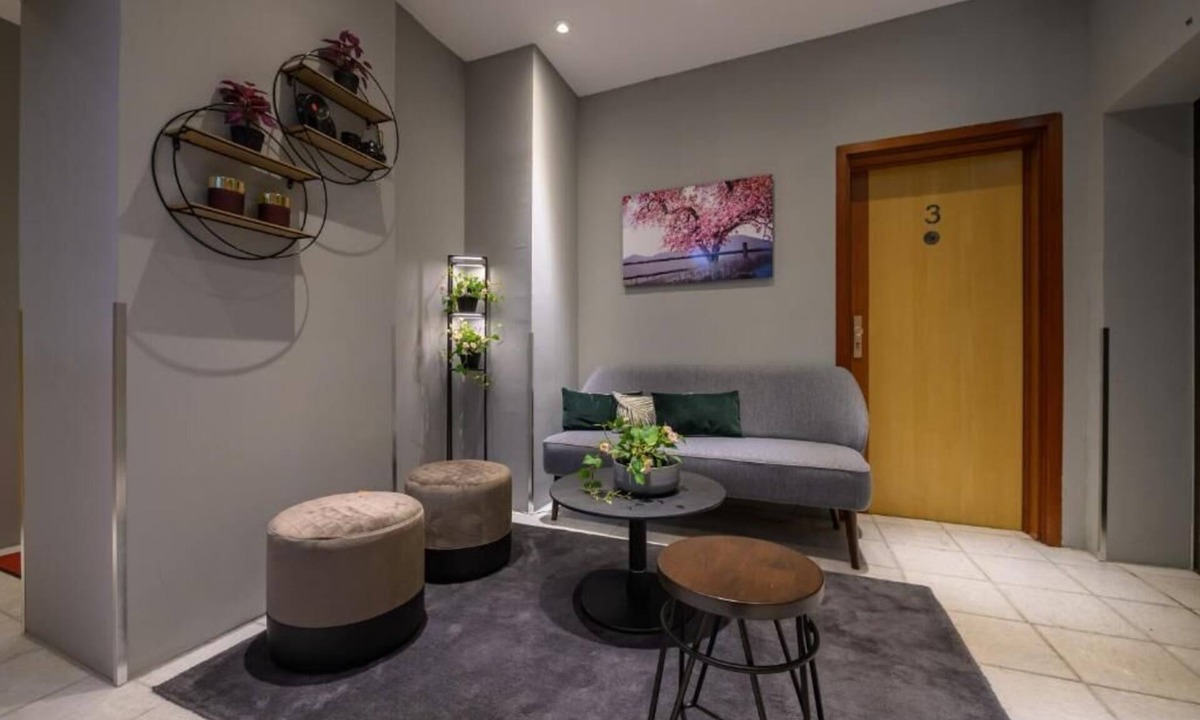 St. Paul House | Hotel Margit