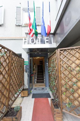 Merone Hotel | Hotel Pontenuovo