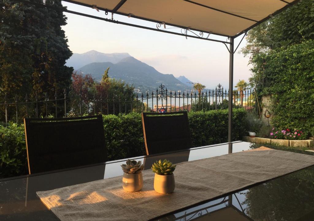 San Felice del Benaco Apartment | Il Balcone Fiorito sul Garda - Celeste Apartment