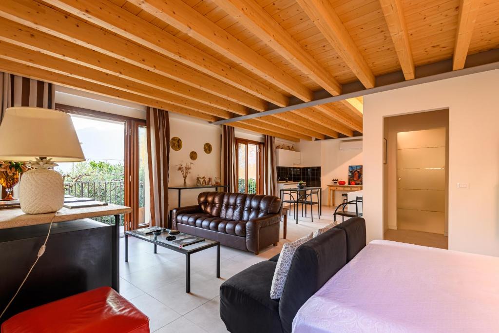 Marone Apartment | In Riva al Lago di Iseo Dependance Primo Piano