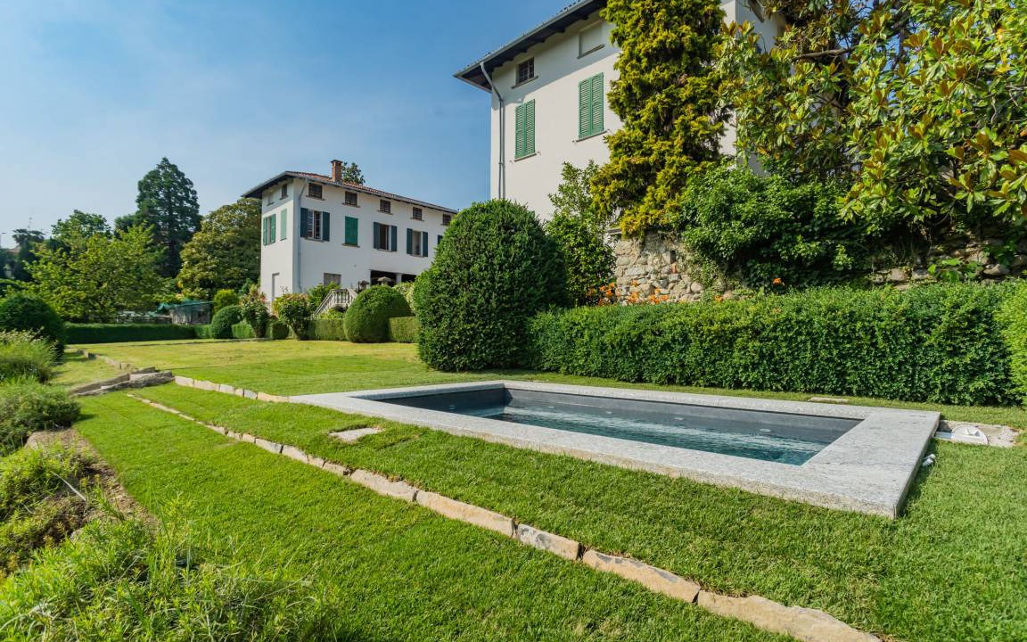 San Fermo della Battaglia Villa | 550 m² Villa ∙ 7 bedrooms ∙ 15 guests