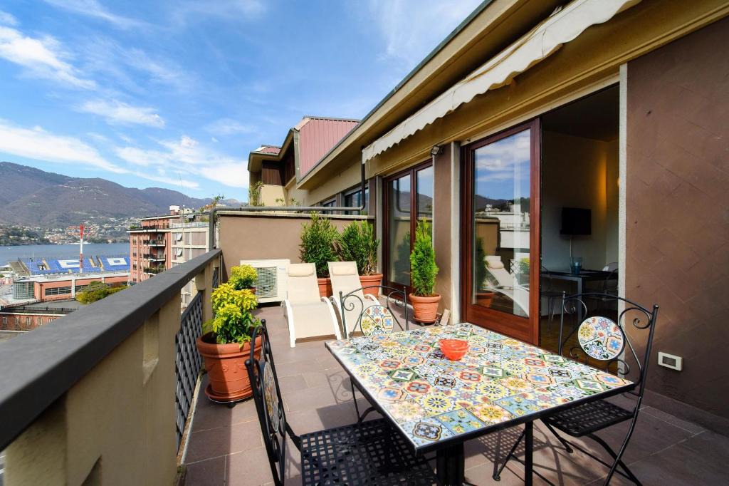 Como Apartment | L'Oasi di Artù