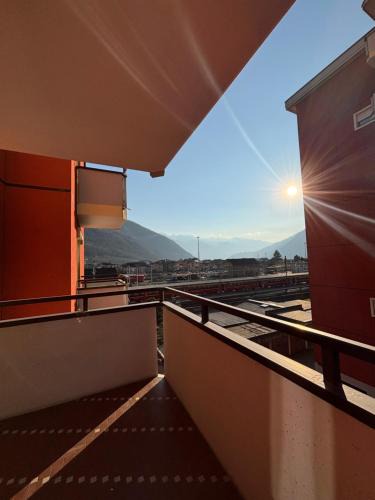 Madonna di Tirano Apartment | La finestra sul trenino