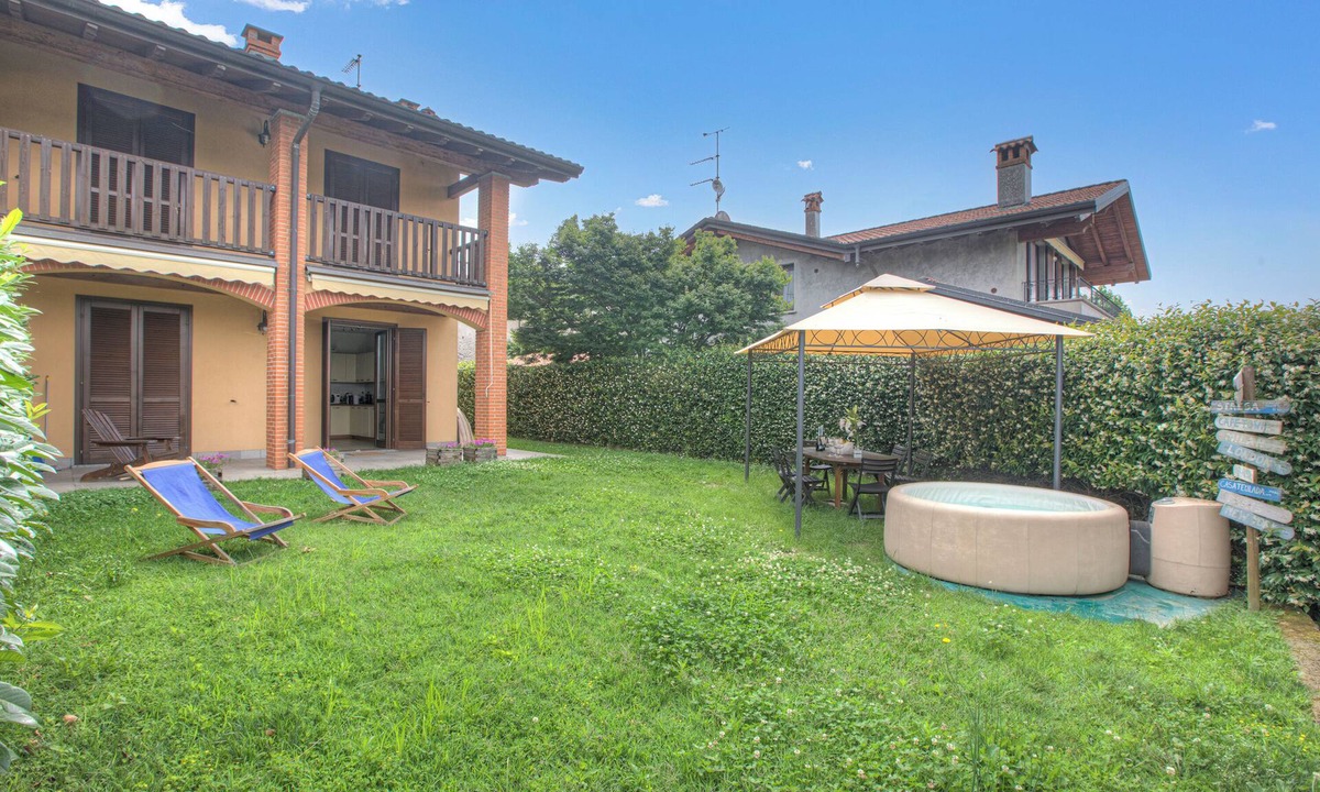 Ispra House | La Luna nel Lago Lake View Garden, Ispra, Italy