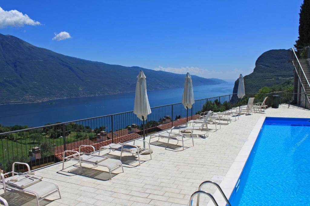 Pieve Apartment | La Quiete 56 Lake view Apartment by Gardadomusmea