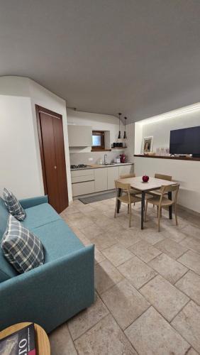 Solto Collina Apartment | La Stanzina di via Dosso