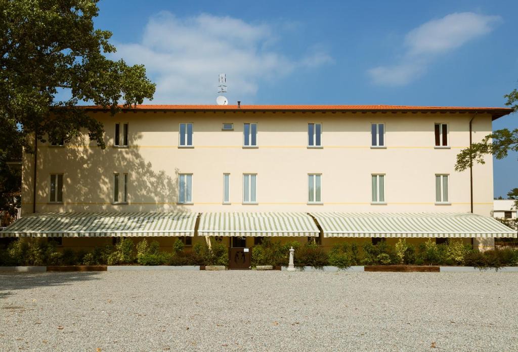 Somma Lombardo House | La Viscontina