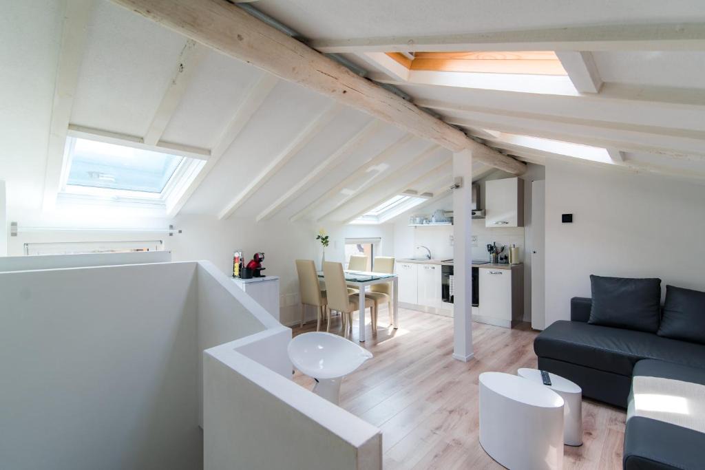 Laglio Apartment | Laglio Apartment Above George