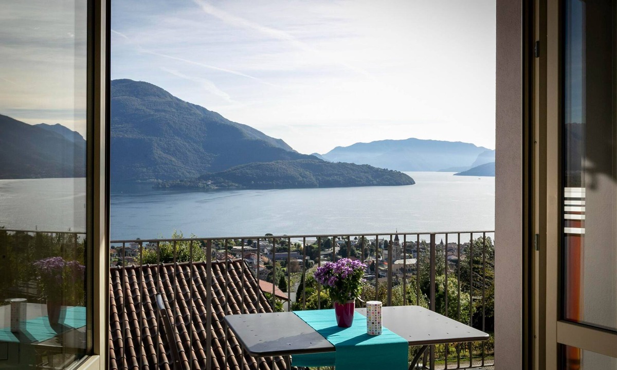 Vercana Apartment | Lake Como - Residence La Collina - Almond