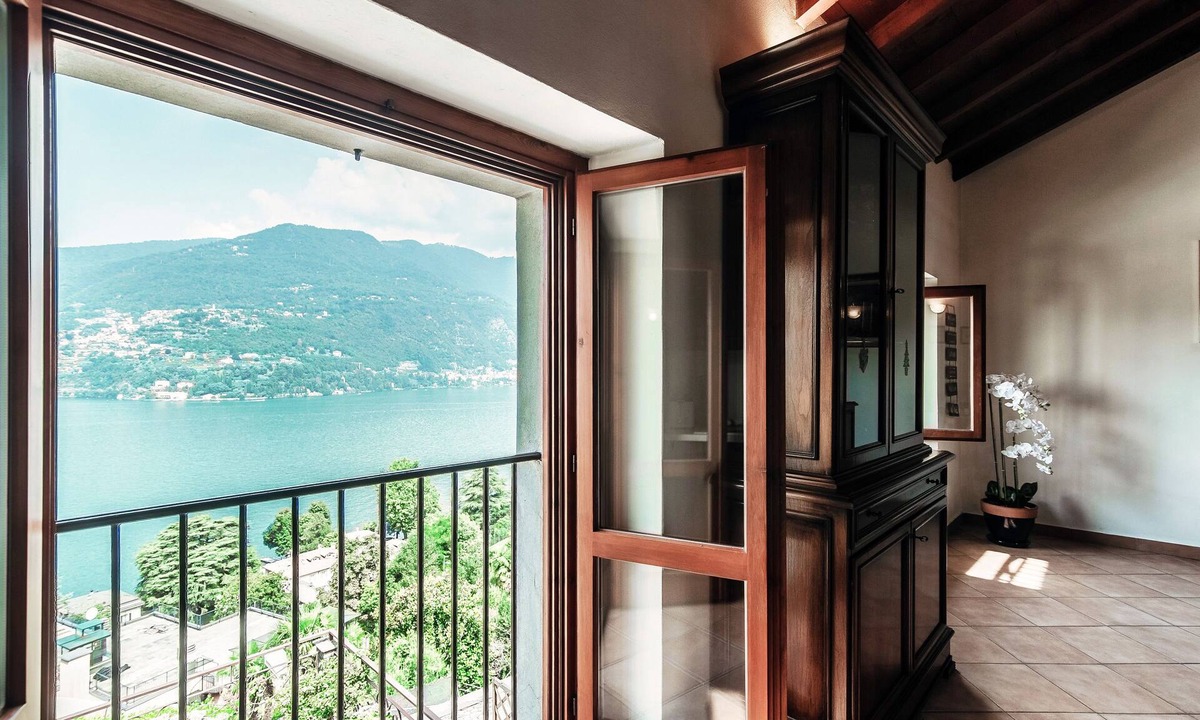 Blevio Apartment | Lake Frame