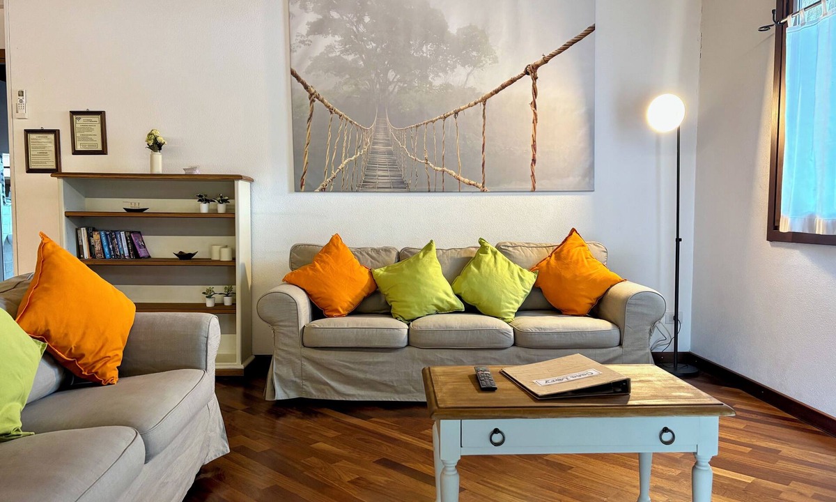 Bellagio Apartment | Large apartment next to the lake with free parking