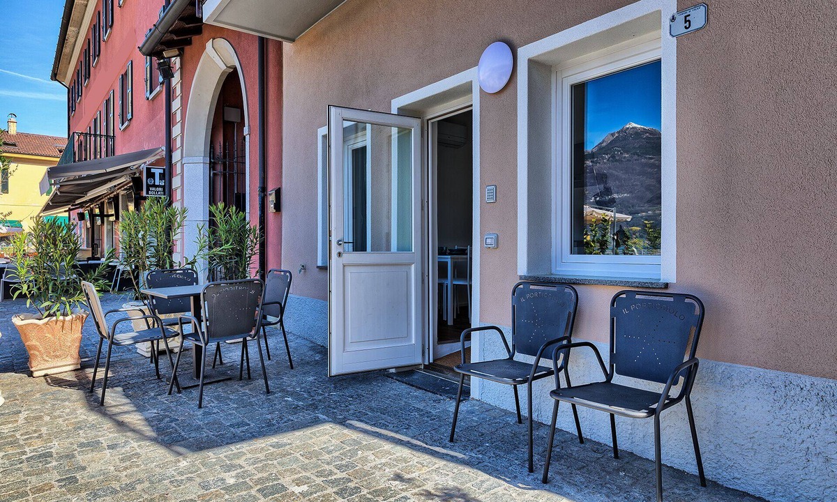 Colico Piano Apartment | Large Studio Apartment with Terrace and Lake View