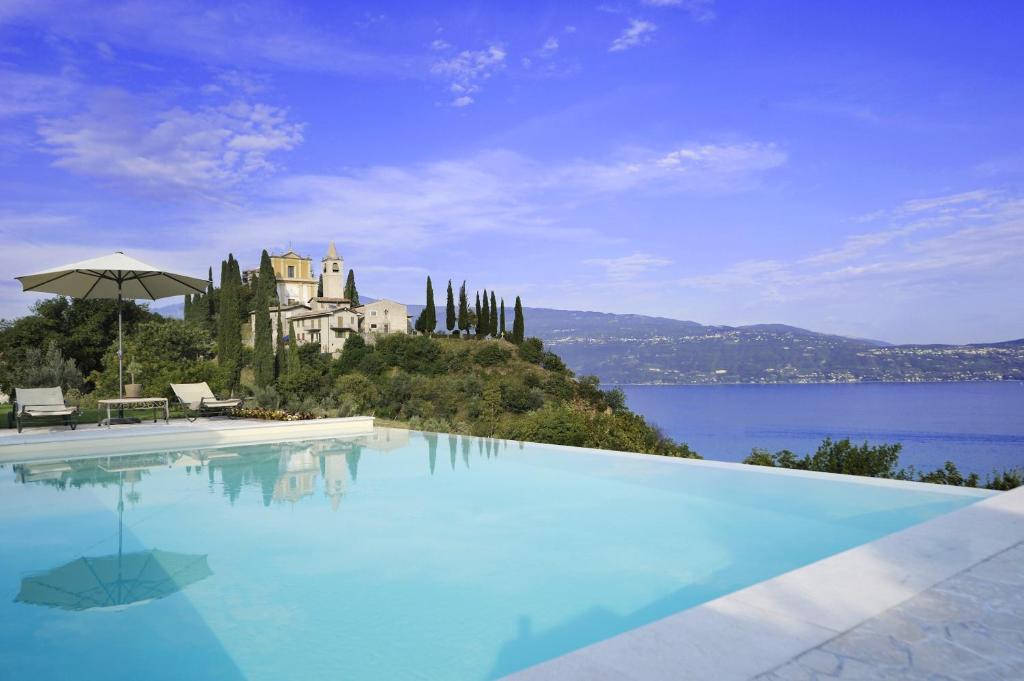 Pulciano Villa | Le Selve Lake View Villas