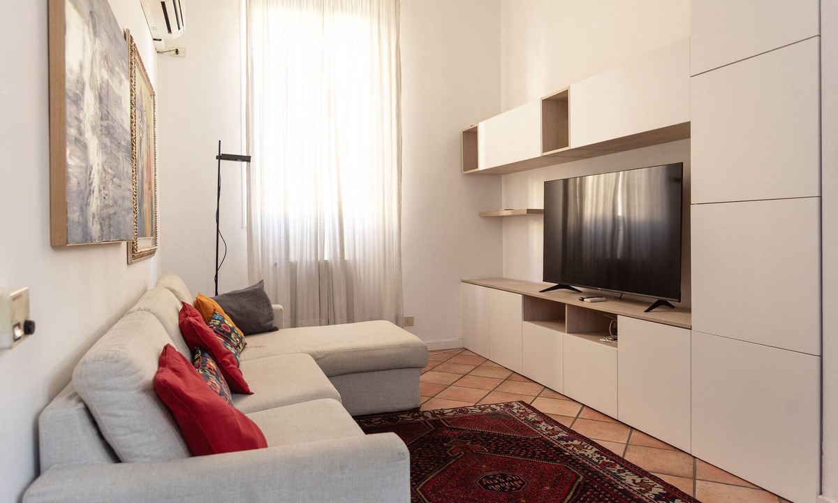 Milan Apartment | Leonardo Da Vinci House | 10 minutes from Duomo