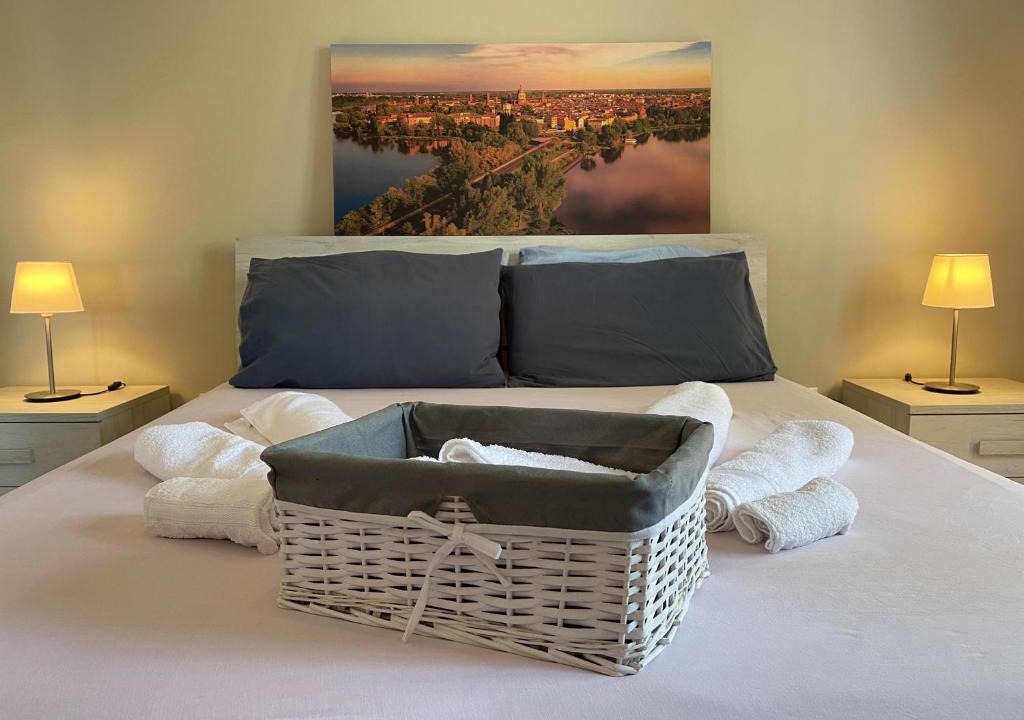 Mantua Apartment | [Lotus Home] eleganza e accoglienza a Mantova