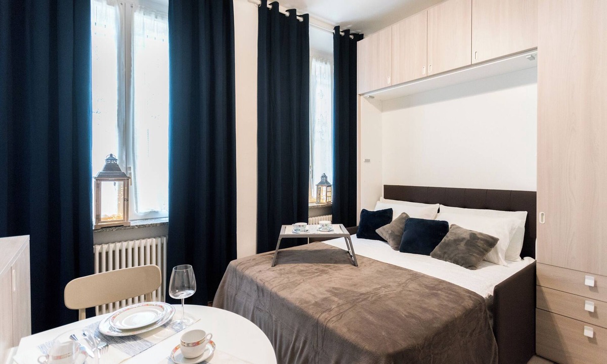 Como City Centre Apartment | Love & Smile Apartment