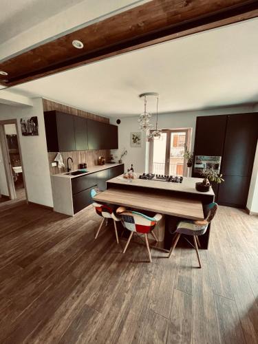 Tirano House | Luce private deluxe apartment near the station