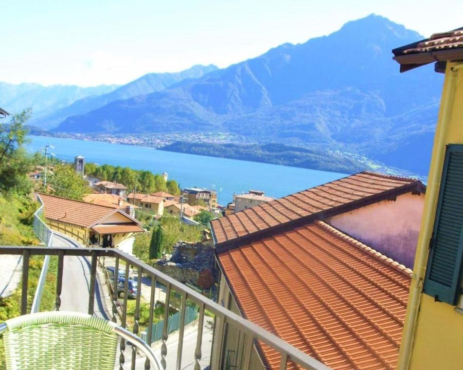 Consiglio di Rumo Apartment | Luci Balkon-Ferienwohnung (EG)