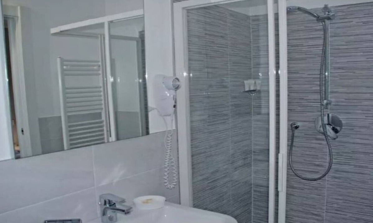 Azzano San Paolo House | Lyon Room - Bonne Nuit